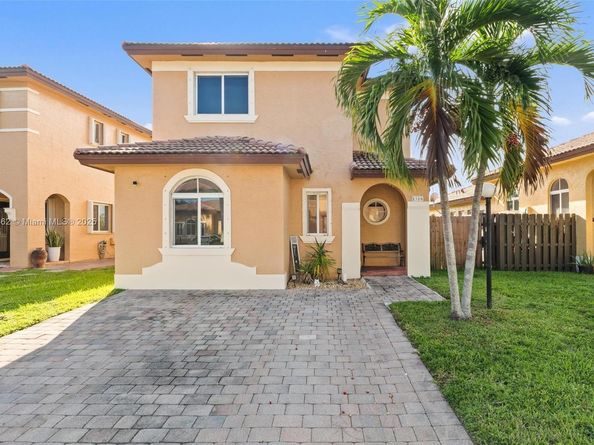 2526 NE 41st Ave, Homestead FL 33033