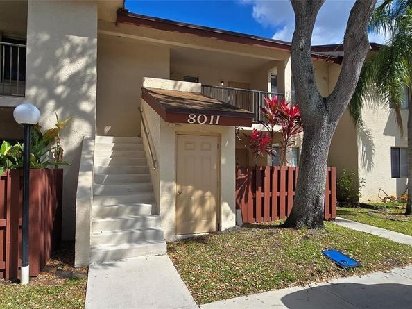 8011 Southgate Blvd L8, North Lauderdale FL 33068