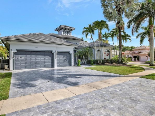 11098 Canary Island Ct, Plantation FL 33324