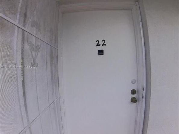 65 NE 202nd Ter Q22, Miami Gardens FL 33179