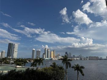 3600 Mystic Pointe Dr