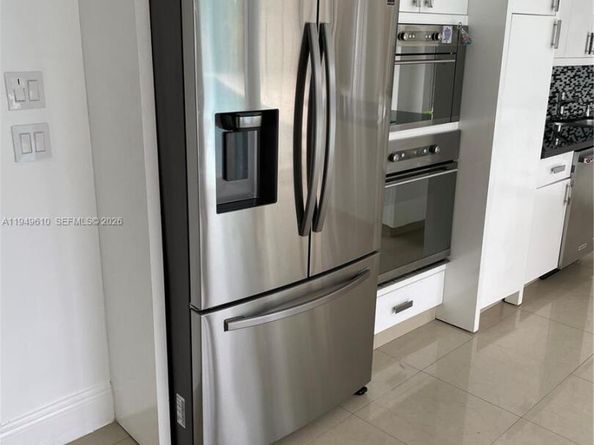 5321 SW 89th Ct, Miami FL 33165