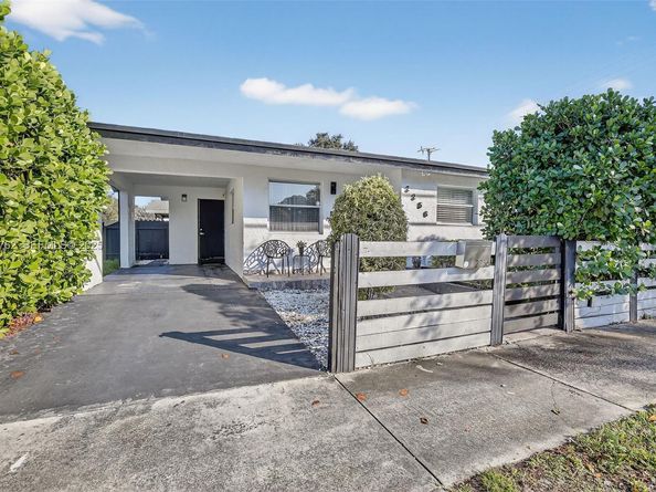 2256 Simms St, Hollywood FL 33020