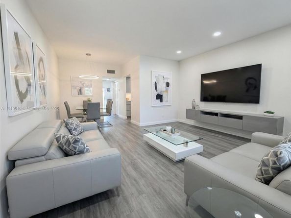 3081 NW 47th Ter 202, Lauderdale Lakes FL 33313