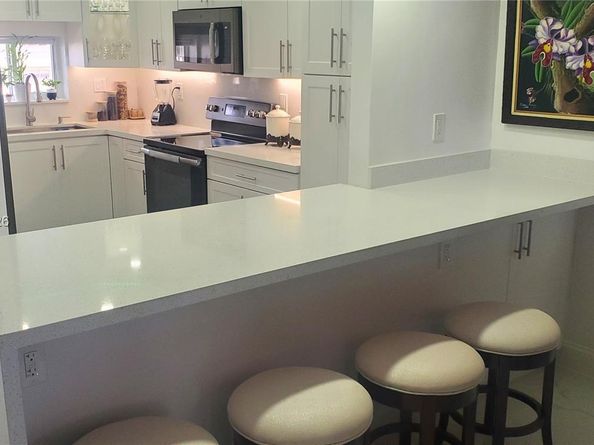 9720 S Hollybrook Lake Dr 303, Pembroke Pines FL 33025