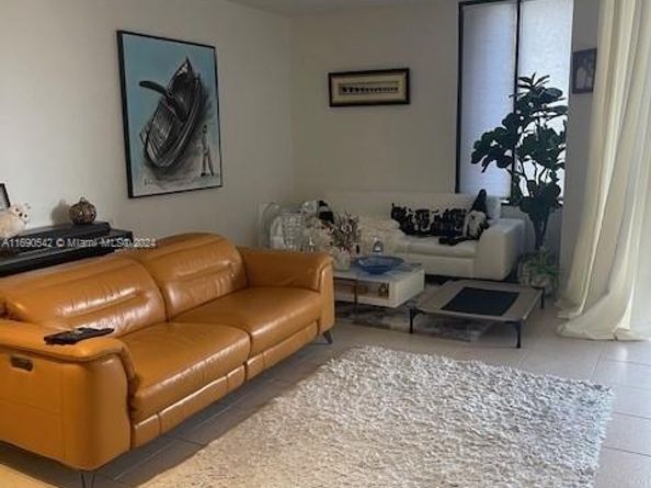 520 Brickell Key Dr A1812, Miami FL 33131