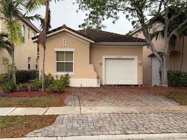 3951 NE 11th Dr, Homestead FL 33033