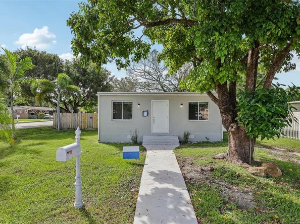 5900 SW 63rd St, South Miami FL 33143