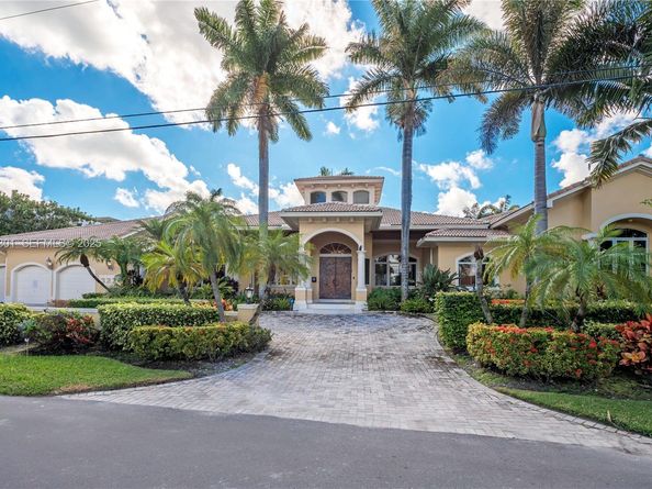 3220 NE 165th St, North Miami Beach FL 33160