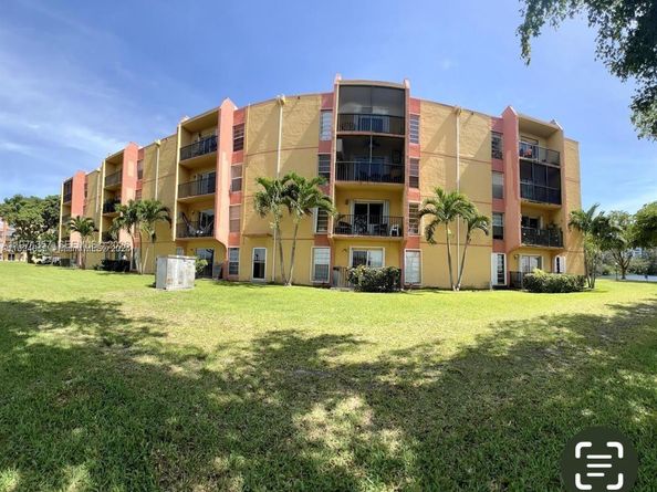 4705 NW 7th St 2067, Miami FL 33126