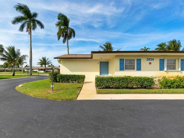 2854 E Crosley Dr E J, West Palm Beach FL 33415