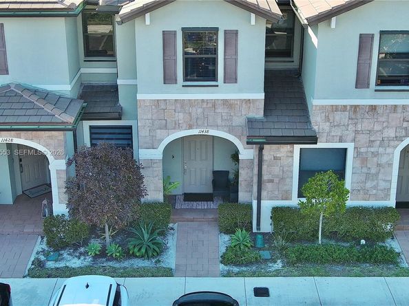 11438 W 34th Ct, Hialeah FL 33018