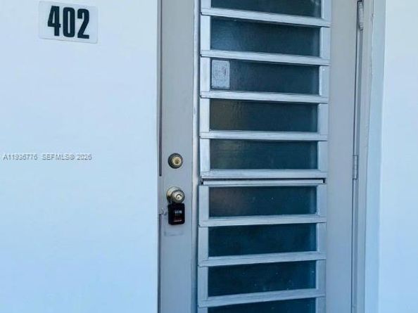 5000 NW 36th St 402, Lauderdale Lakes FL 33319