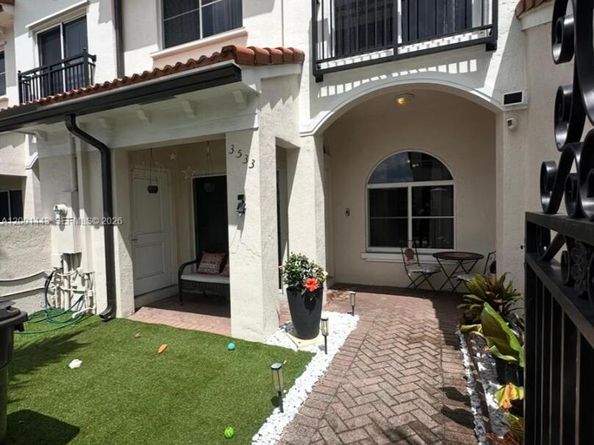 3533 NW 30th Ct, Lauderdale Lakes FL 33311