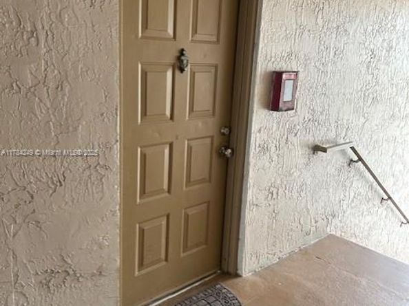 15201 SW 80 Street 302, Miami FL 33193