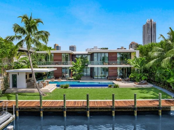 6480 Allison Rd, Miami Beach FL 33141