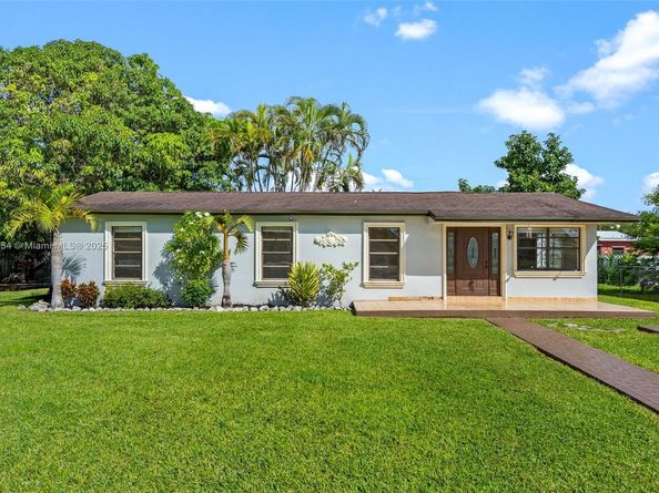 15411 SW 305th St, Homestead FL 33033