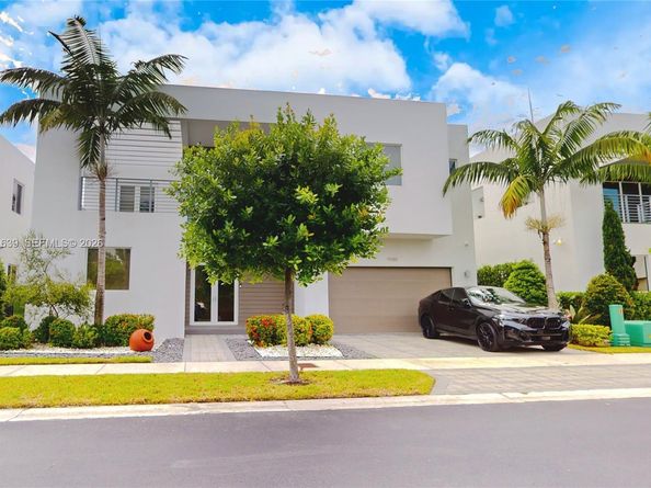 9980 NW 74th Ter, Doral FL 33178
