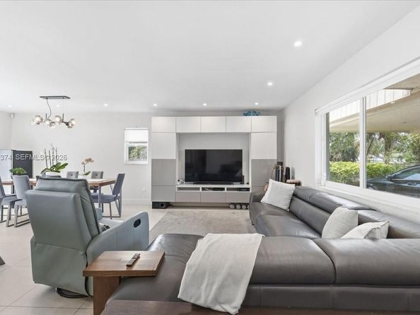 6140 SW 62nd St, South Miami FL 33143