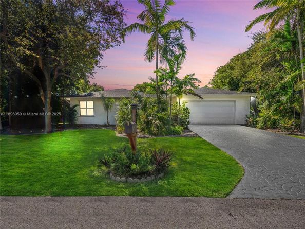 8520 SW 179th St, Palmetto Bay FL 33157