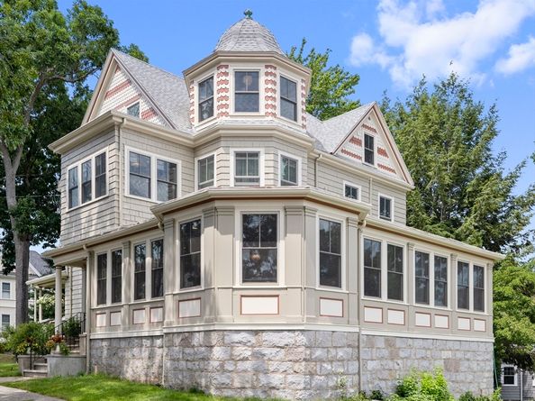 35 Frances St, Melrose MA 02176