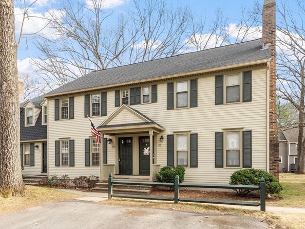 132 Wellman Avenue 132, Chelmsford MA 01863