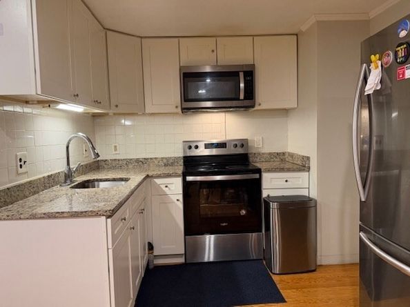15 Staples Ave 27, Everett MA 02149