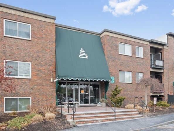 1202 Greendale Avenue 124, Needham MA 02492