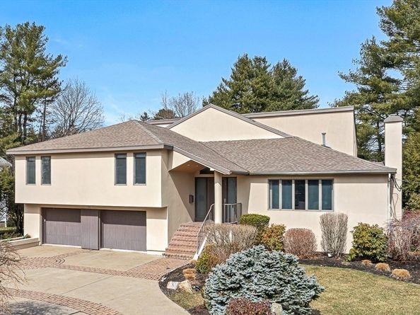 71 Farina Rd, Newton MA 02459