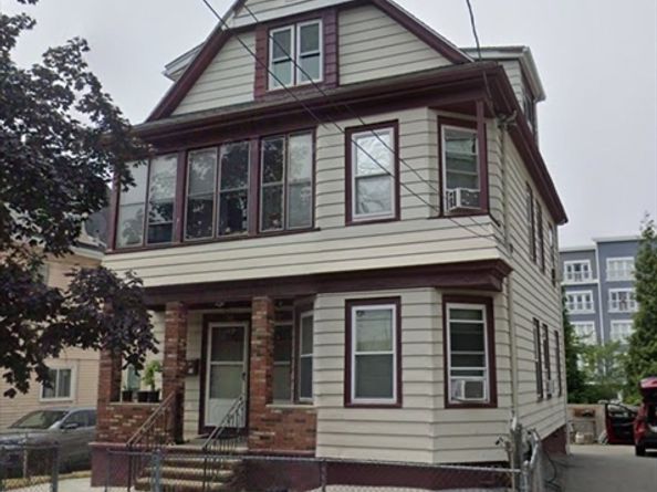30 Valley St, Everett MA 02149