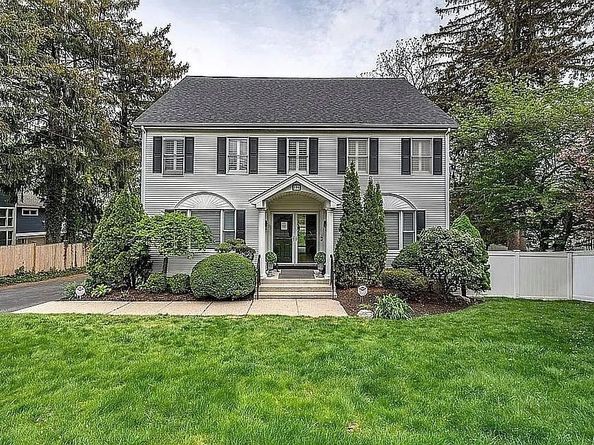 396 Dedham St, Newton MA 02459