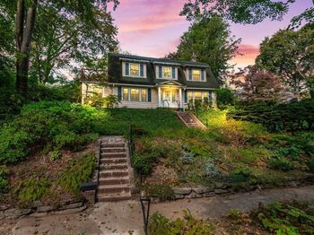 8 Montvale