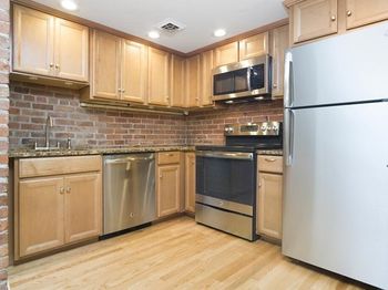 95 Gainsborough St