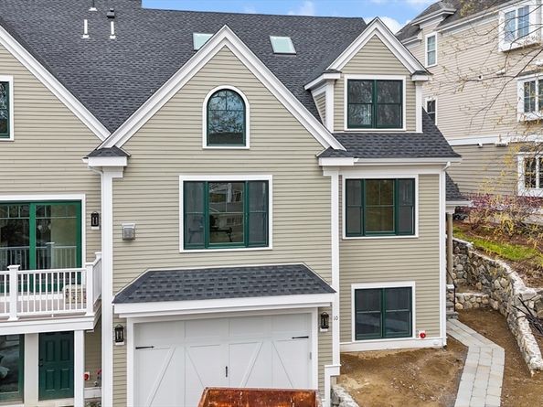 10 Deerpath Lane 10, Reading MA 01867