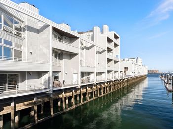 65 Constellation Wharf