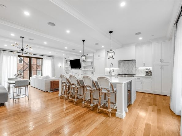 799 E 3rd St 2, Boston MA 02127