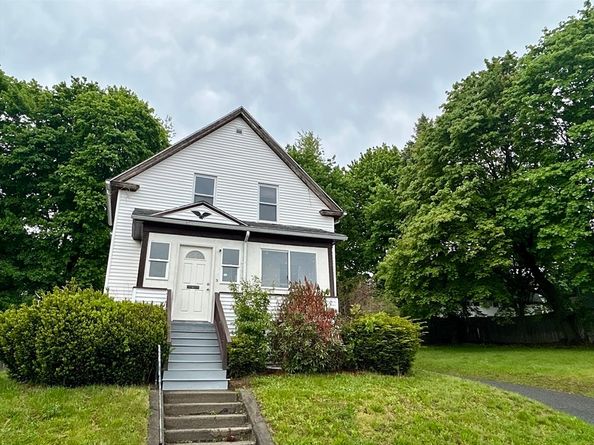 3 Gloucester Rd, Worcester MA 01607