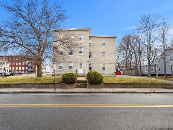 45 Laurel St, Leominster MA 01453