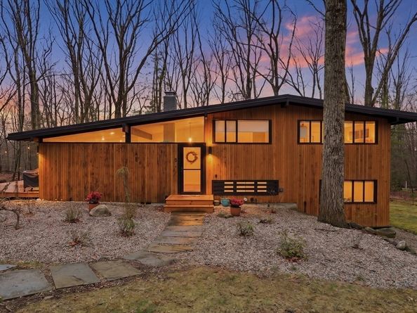 5 Gould Rd, Lexington MA 02420