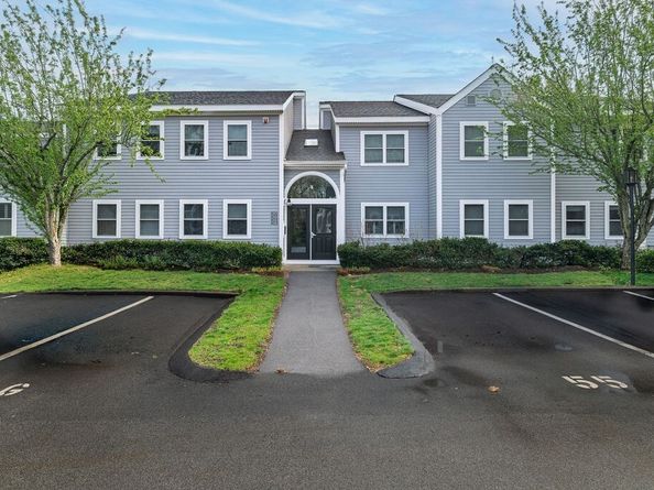 403 Tuckers Ln 403, Hingham MA 02043