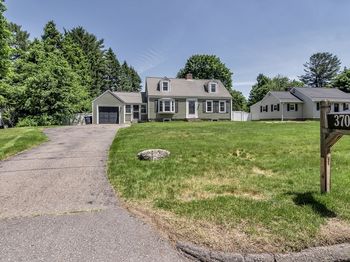 370 Main St