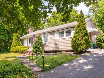 77 Clinton Rd