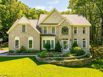 34 Beechwood Cir