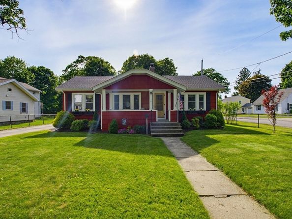 7 West St, Oxford MA 01540