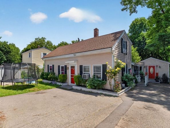 40 Lake St, Weymouth MA 02189