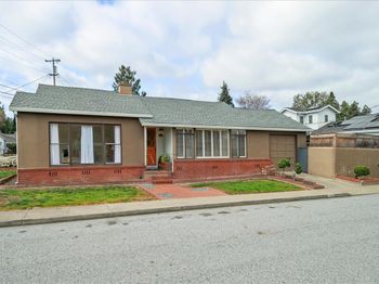 1180 Rosewood Avenue