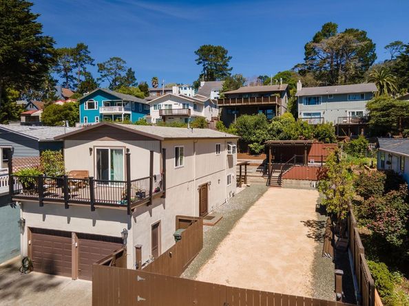 523 The Alameda, El Granada CA 94018