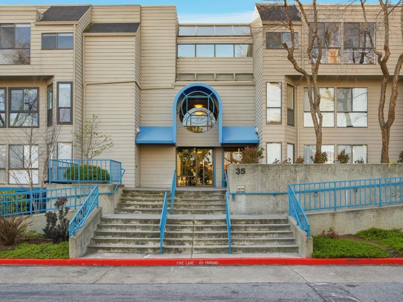 35 W 20th Avenue 203, San Mateo CA 94403