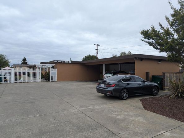 250 Schafer Road, Hayward CA 94544