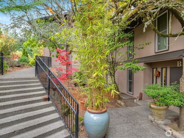 1425 S Puget Drive B3, Renton WA 98055